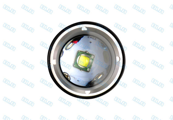 Torcia di alluminio di immersione subacquea di Zoomable W16U LED 680 lumi con la lente asferica